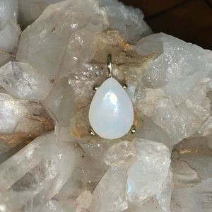 3/$15 or4/$20Fiery simulated OPAL pendant 1”!